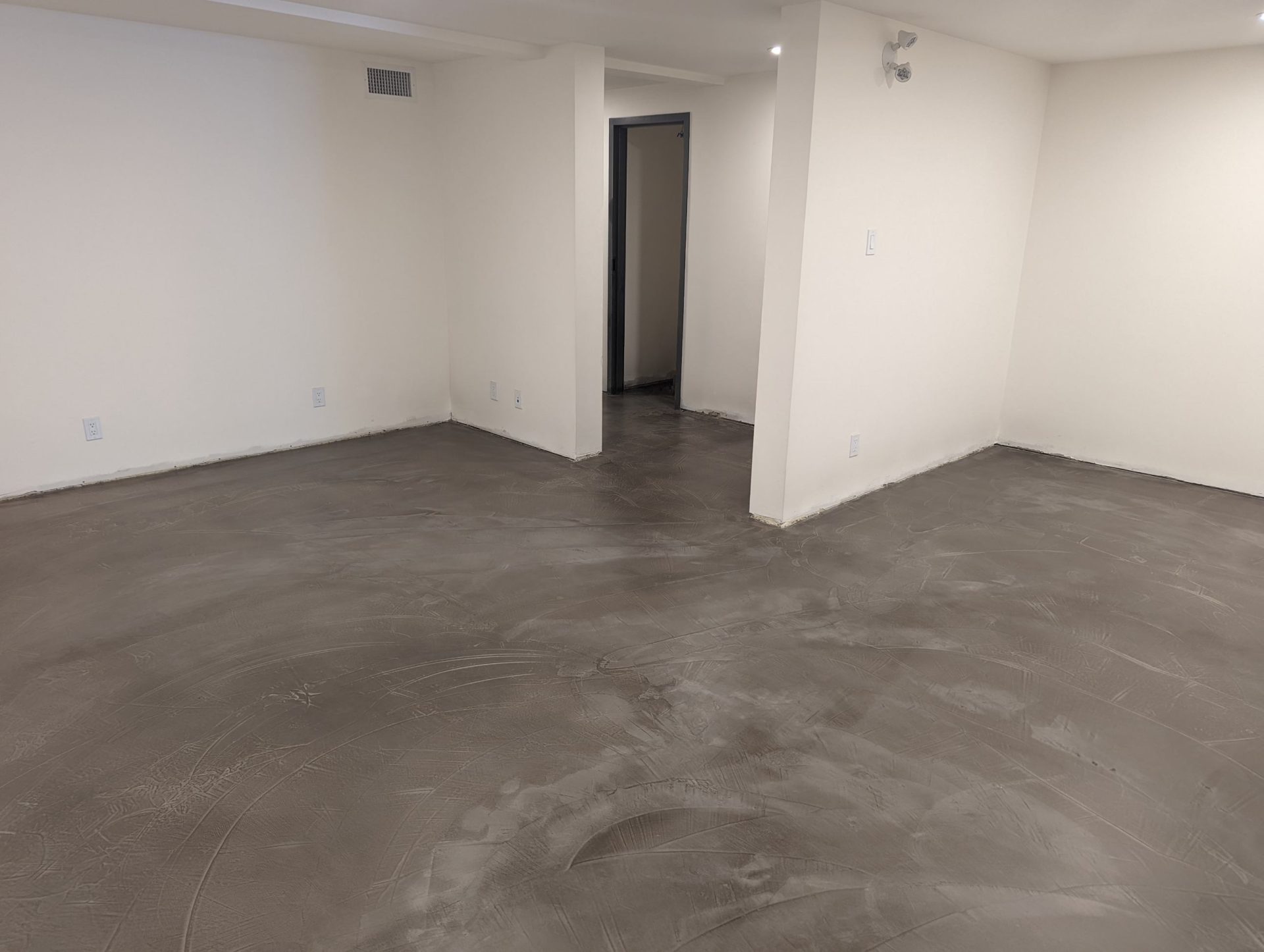 Concrete Polishing & Burnishing • Contemporary Concrete